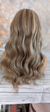 Charger l&#39;image dans la galerie, Immediate despatch- Silk base wig, virgin human hair, 9/613, ash brown,light blonde, matching ash brown root, 18 inch