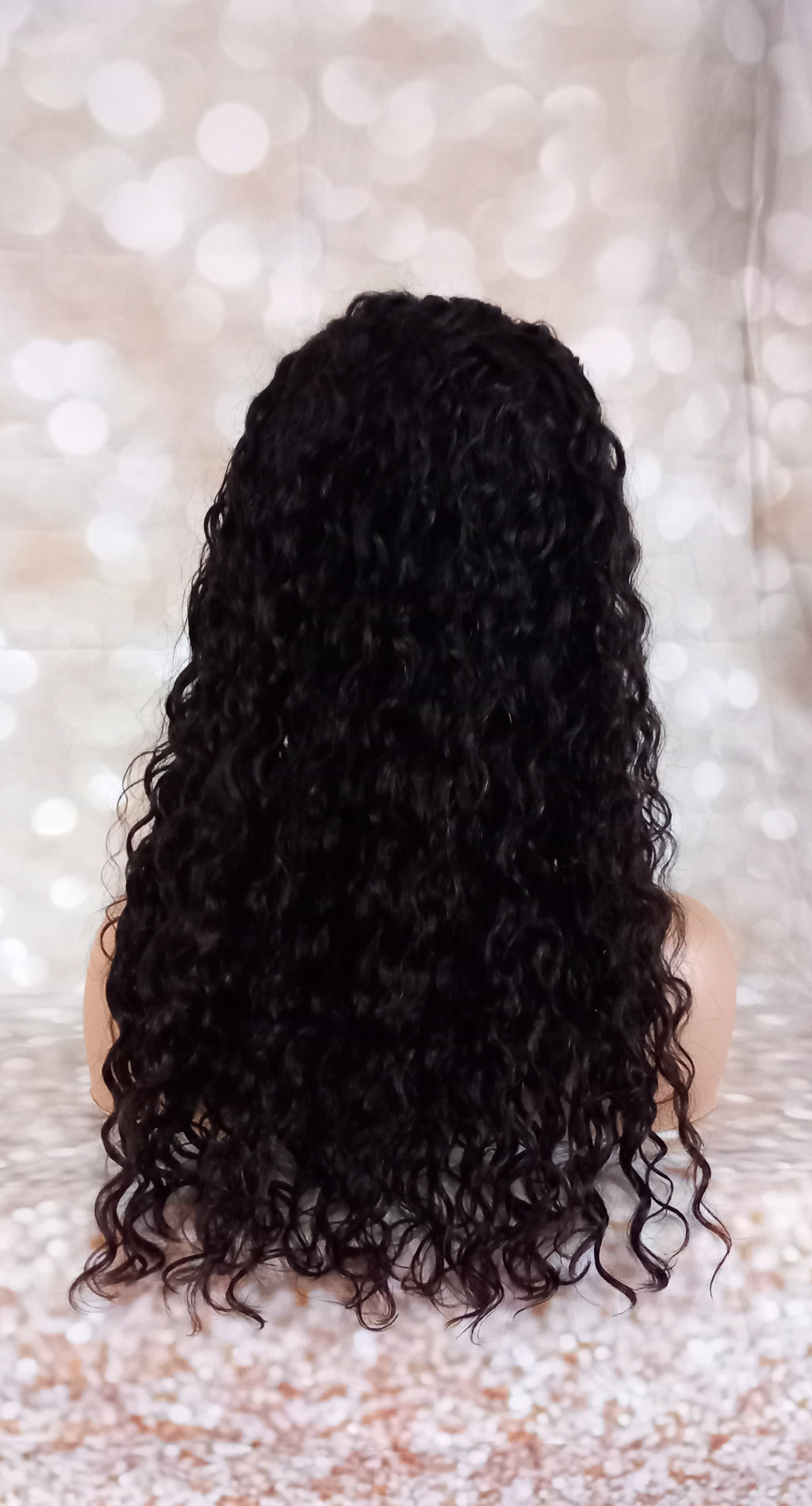 Perruque de cheveux humains, vague d'eau sur le devant en dentelle. Couleur naturelle noir, Medium