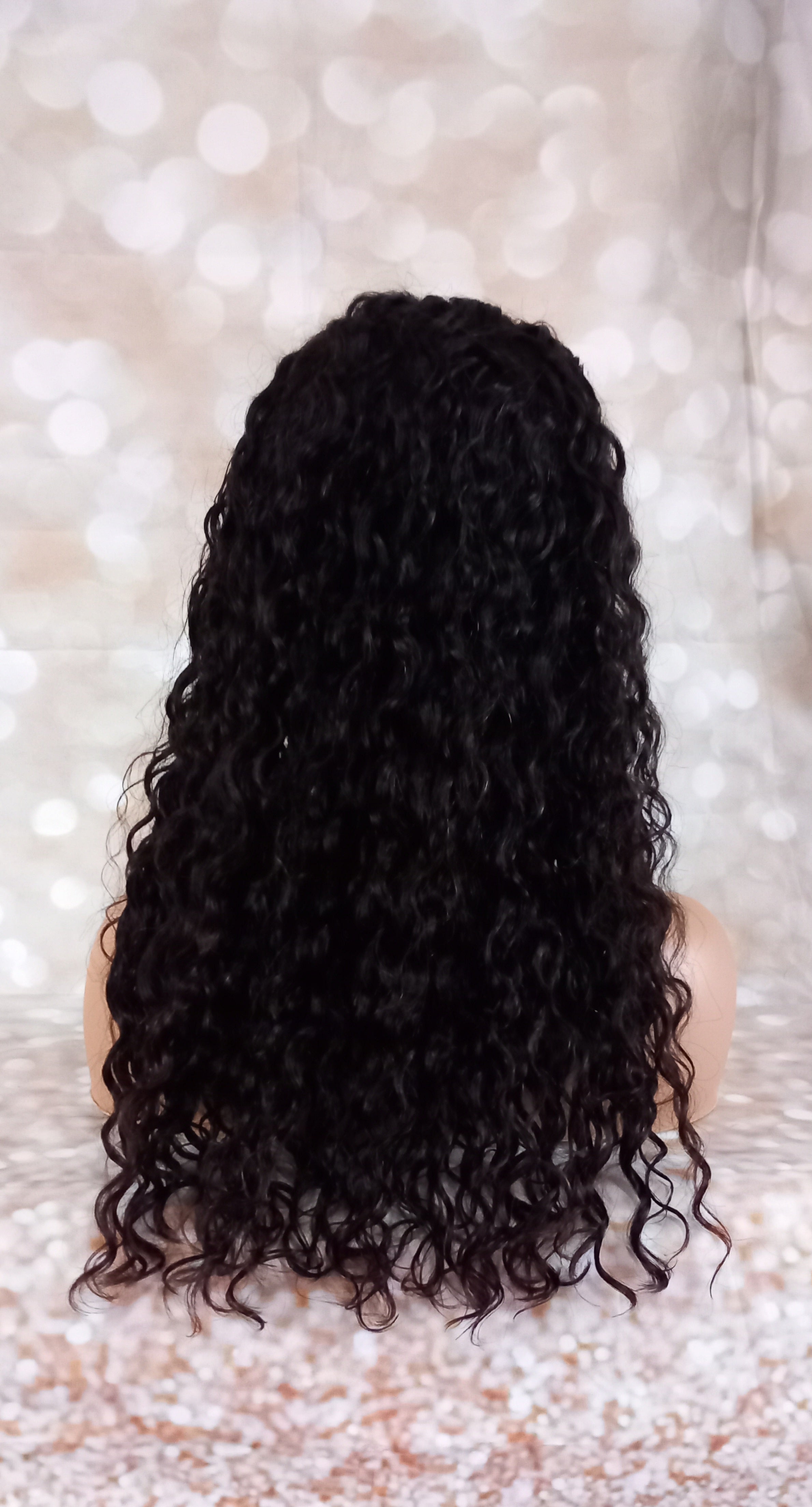 Perruque de cheveux humains, vague d'eau sur le devant en dentelle. Couleur naturelle noir, Medium