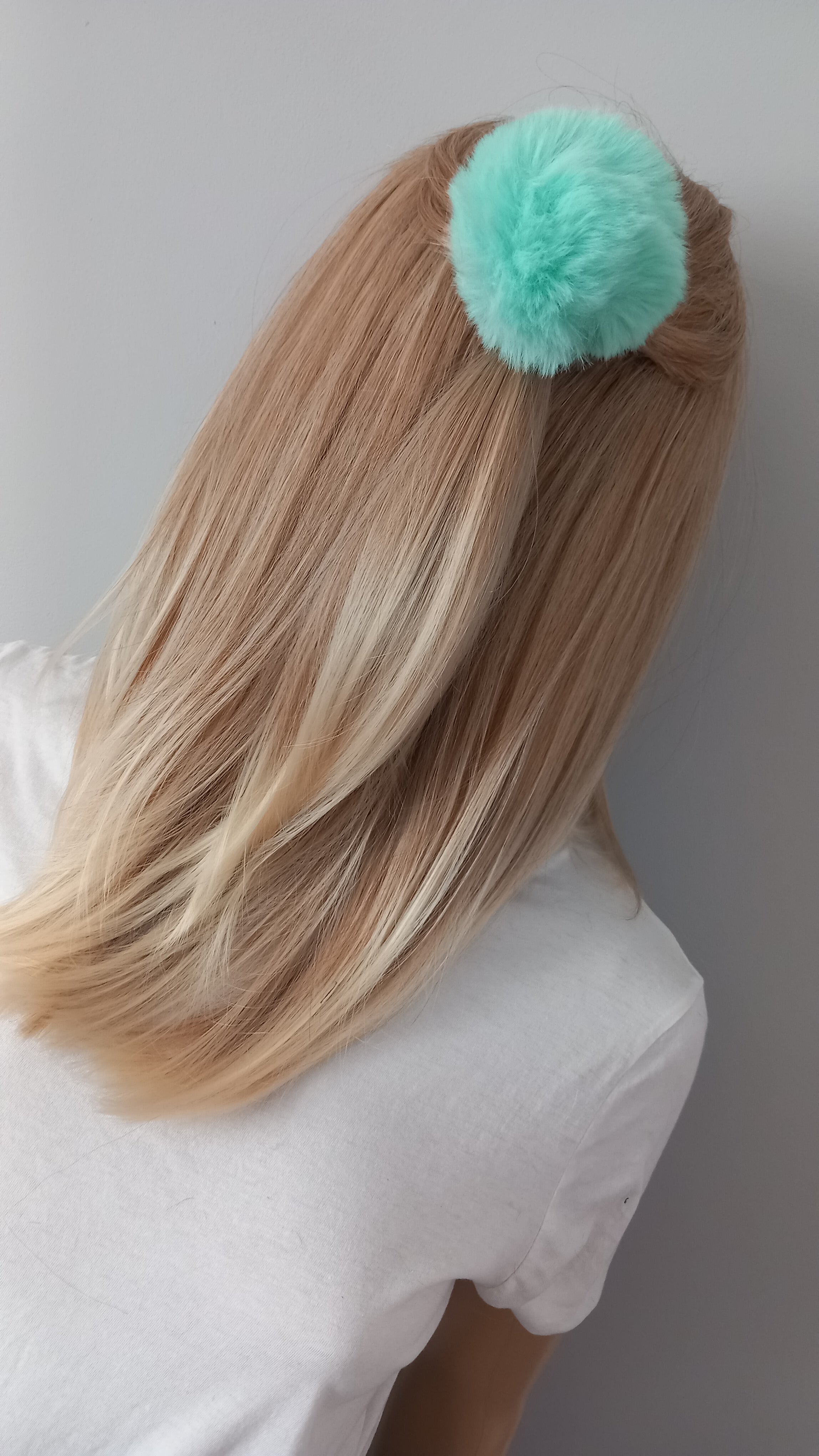 Expédition immédiate - grands élastiques à cheveux à pompons en fausse fourrure, 8 couleurs