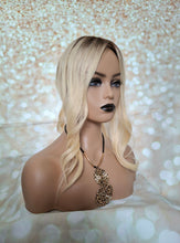 Charger l&#39;image dans la galerie, Ready to ship- Silk base topper, light blonde, medium root, 3x5 inch, 16 inches long