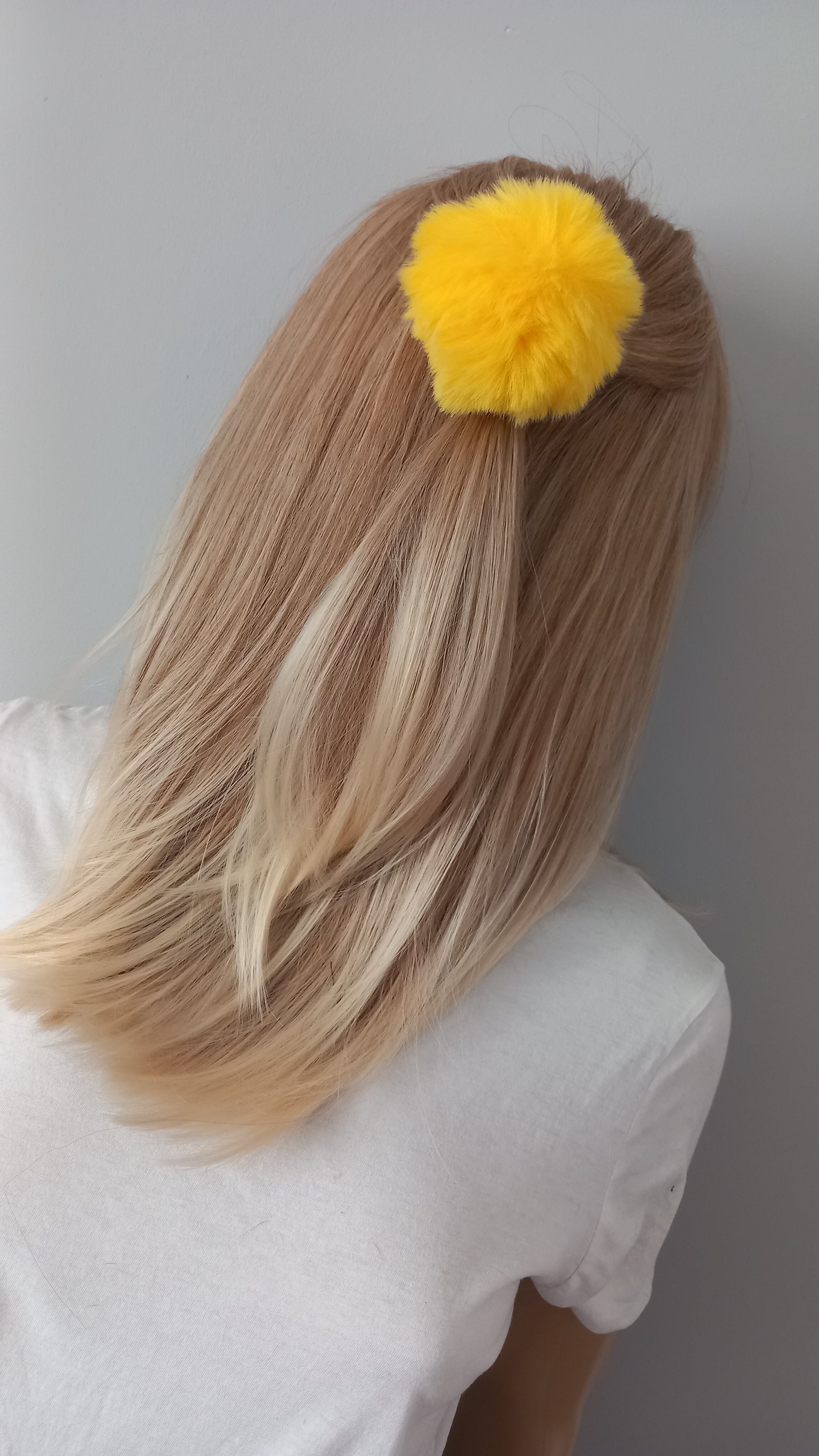 Expédition immédiate - grands élastiques à cheveux à pompons en fausse fourrure, 8 couleurs