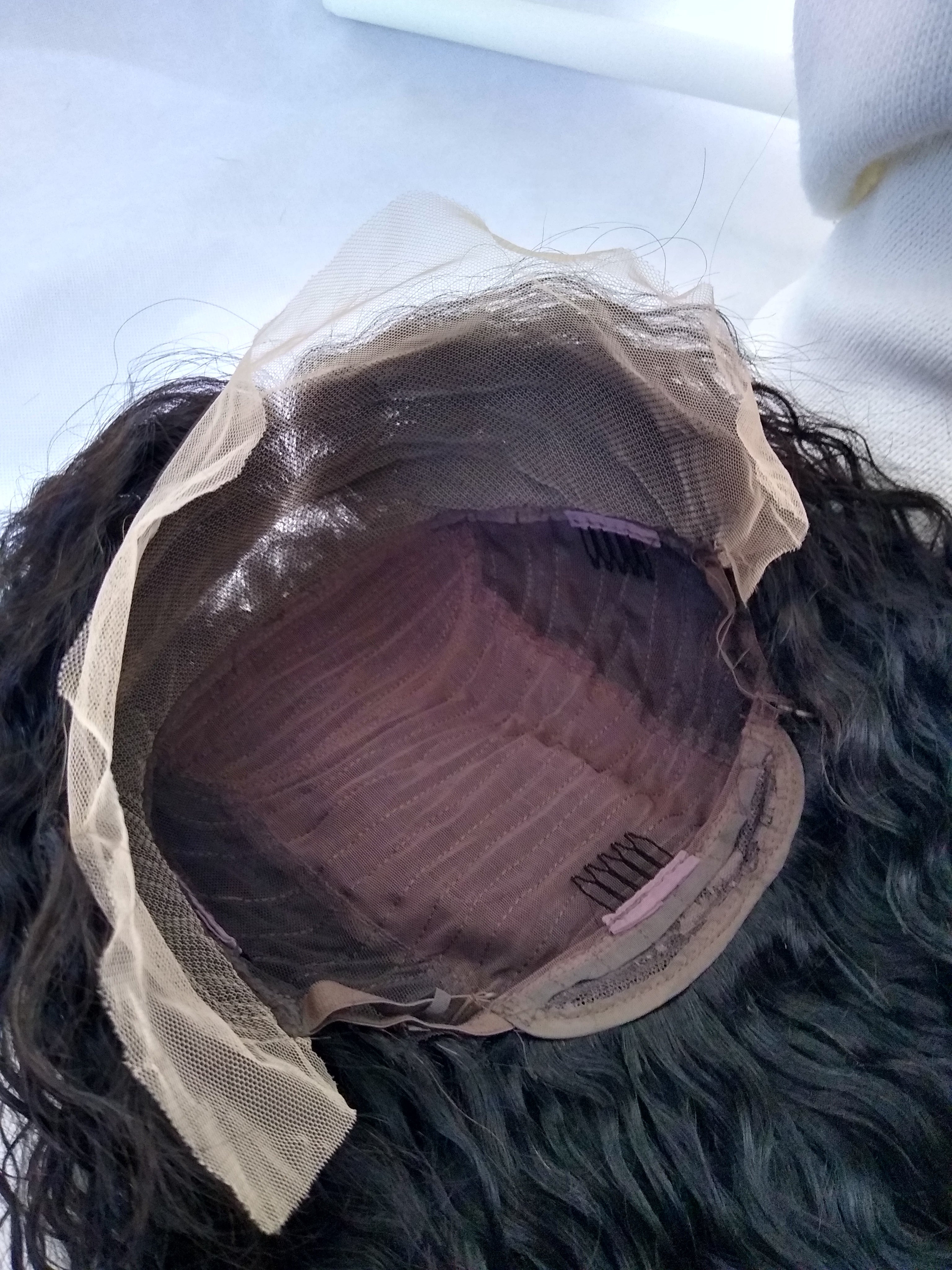 Perruque de cheveux humains, vague d'eau sur le devant en dentelle. Couleur naturelle noir, Medium